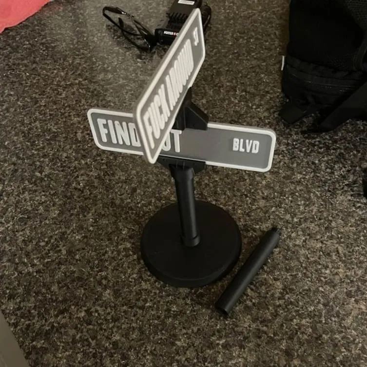🔥Hot Sale 50%OFF-🤣F Around/Find Out Street Sign Desk Decoration